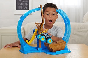 Monster Jam Megalodon Loop of Doom Playset